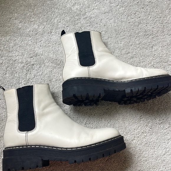 Marc Fisher Pirro Chelsea Lugsole Ankle Boot - Picture 2 of 13